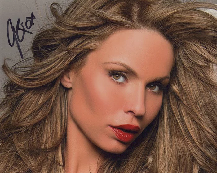 Jenae Alt autograph