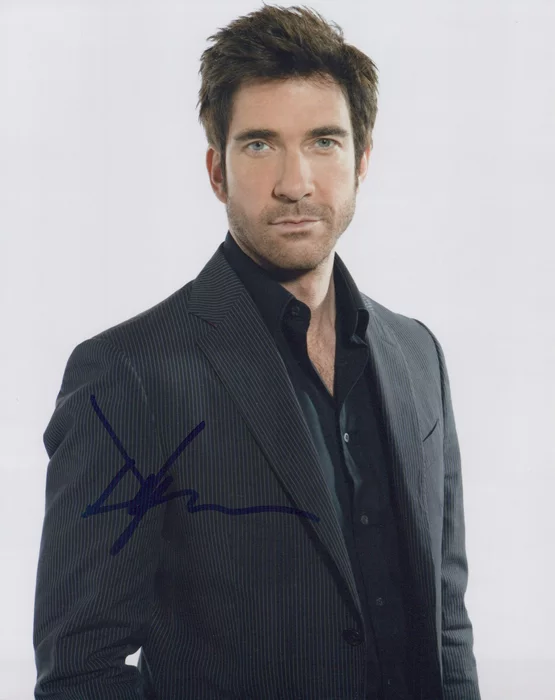 Dylan McDermott autograph