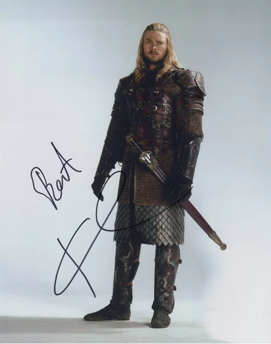 Karl Urban autograph
