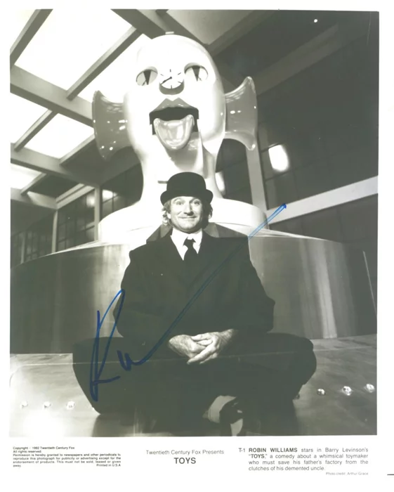 Robin Williams autograph