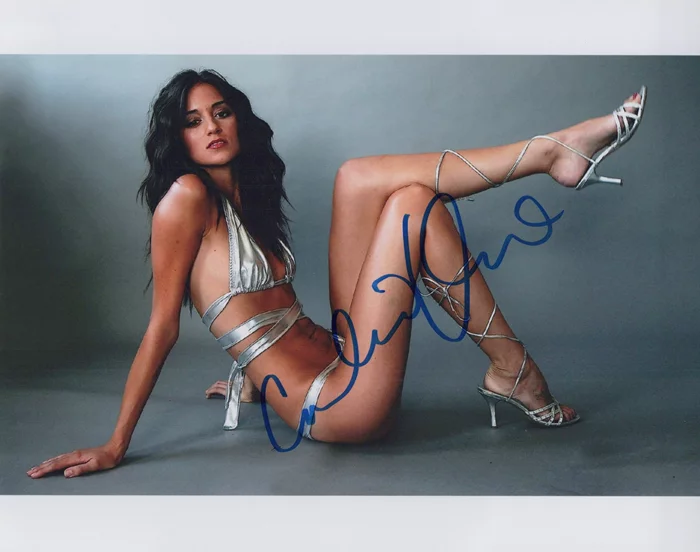 Caroline D'Amore autograph