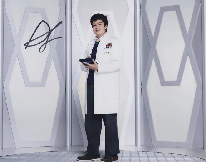 Devan Leos autograph