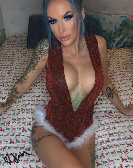 Jenna Marshall autograph