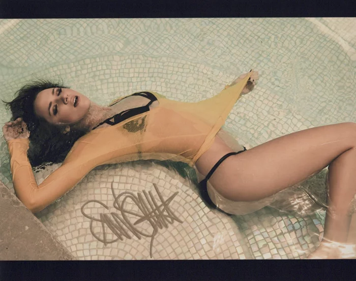 Shantel VanSanten autograph