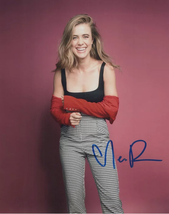 Melissa Roxburgh autograph