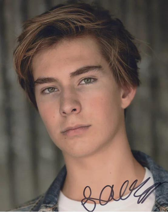 Sawyer Sharbino autograph