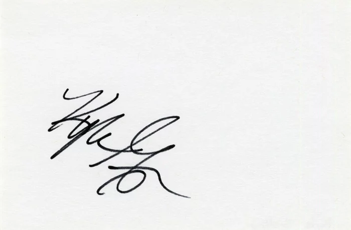 Kyle Gallner autograph