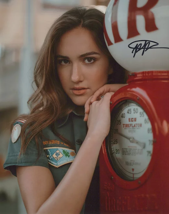 Pilot Paisley-Rose autograph