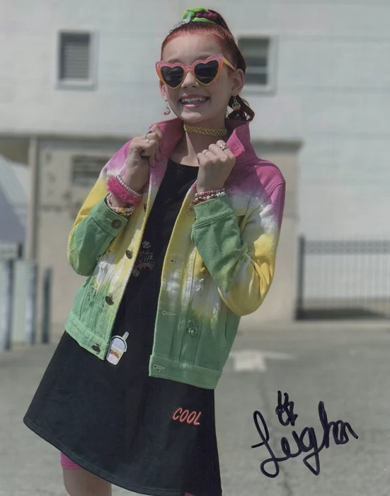Leigha Sanderson autograph