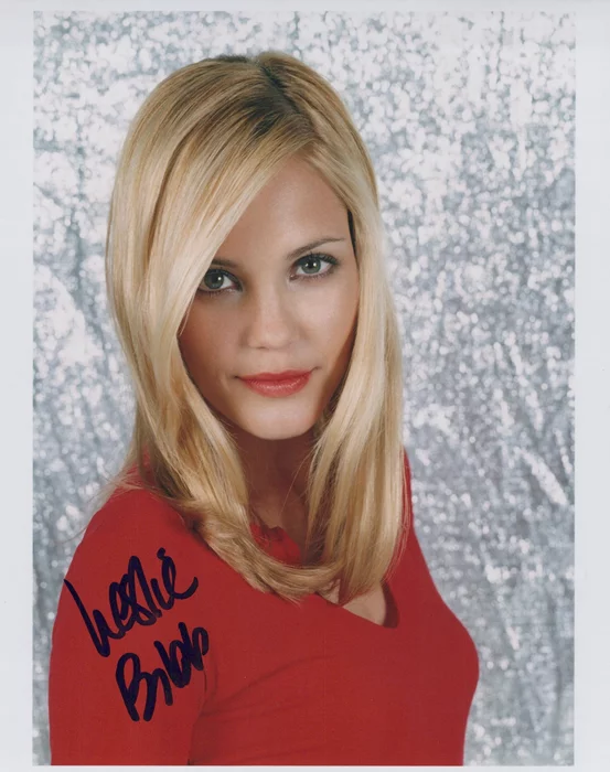 Leslie Bibb autograph