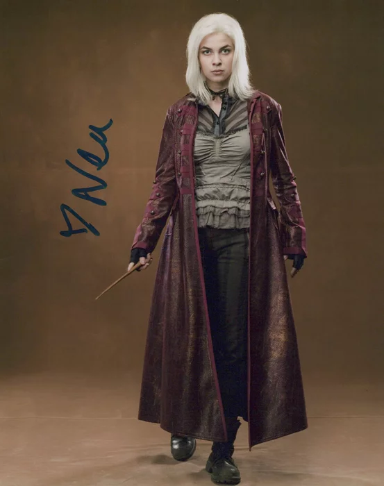 Natalia Tena autograph