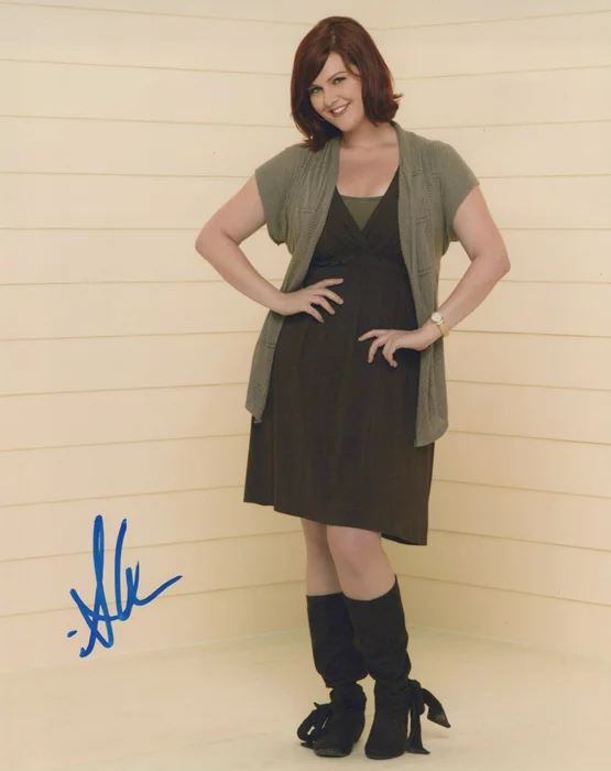 Sara Rue autograph