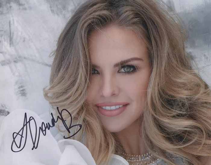 Hannah Brown autograph