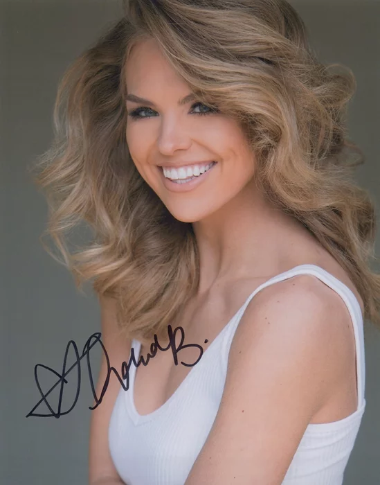 Hannah Brown autograph