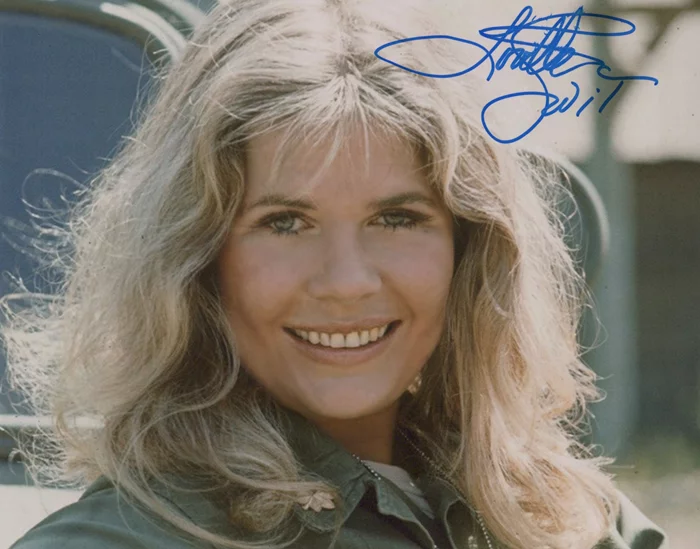 Loretta Swit autograph