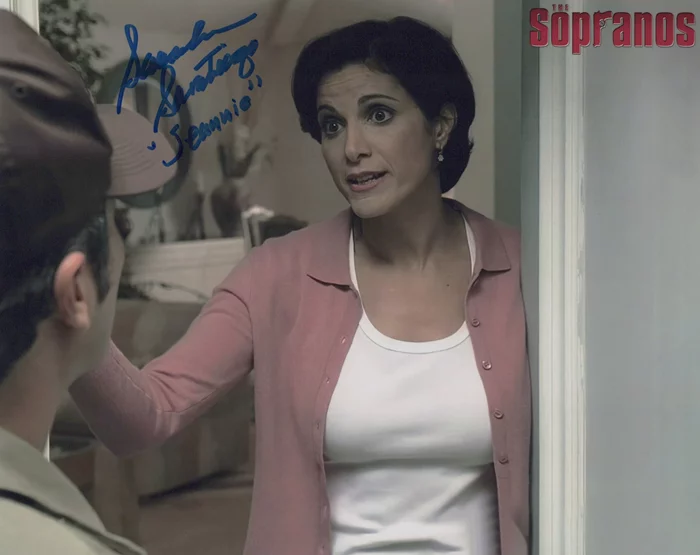 Saundra Santiago autograph