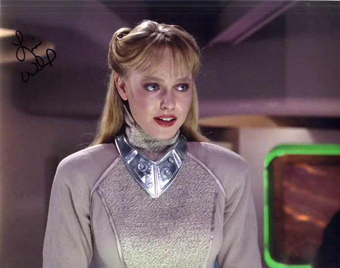 Lisa Wilcox autograph