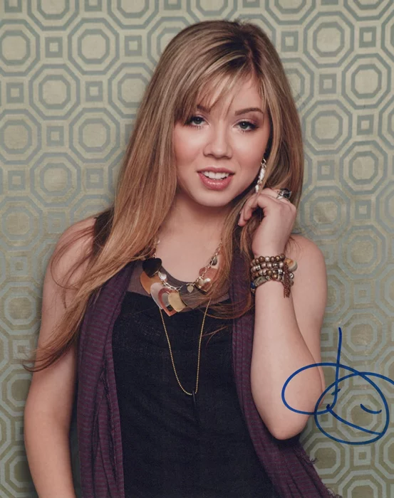 Jennette McCurdy autograph