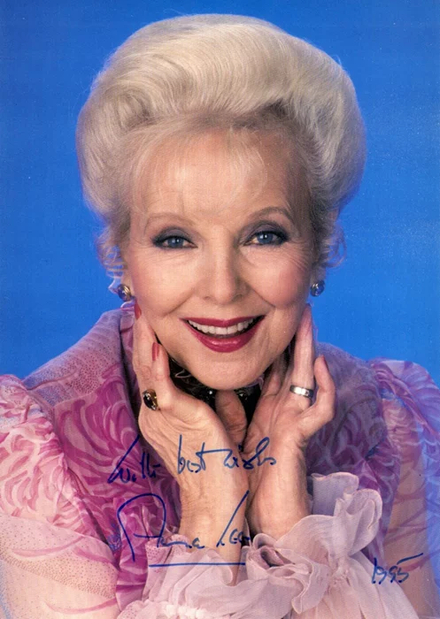 Anna Lee autograph
