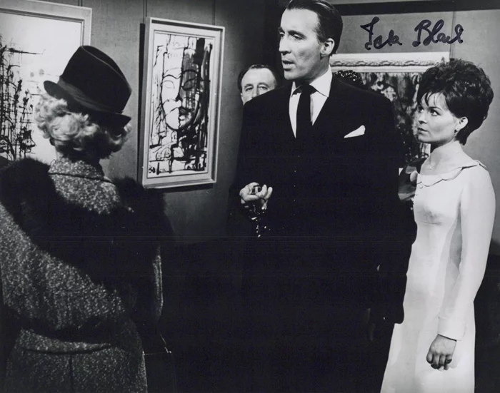 Isla Blair autograph