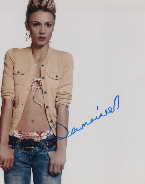 Samaire Armstrong autograph