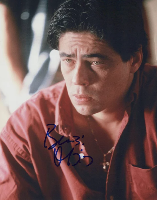 Benicio Del Toro autograph