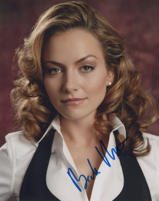 Becki Newton autograph