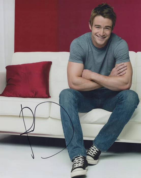 Robert Buckley autograph