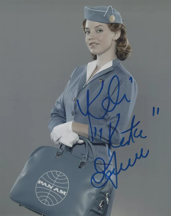 Kelli Garner autograph