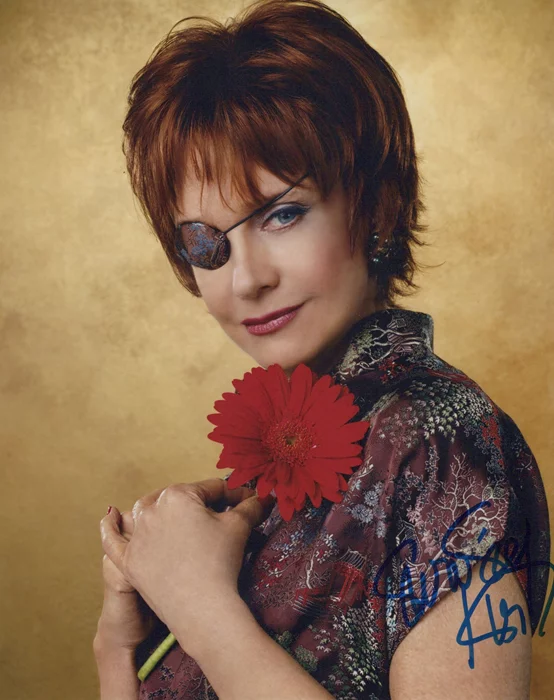Swoosie Kurtz autograph