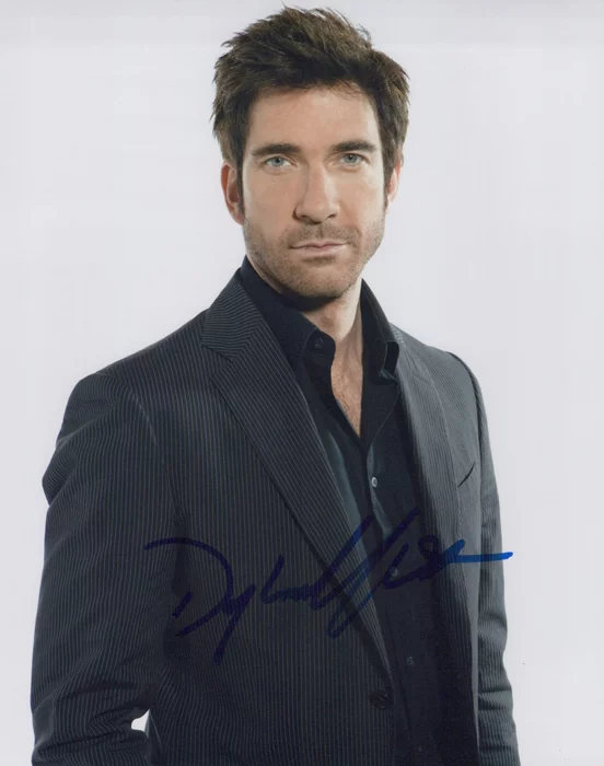 Dylan McDermott autograph