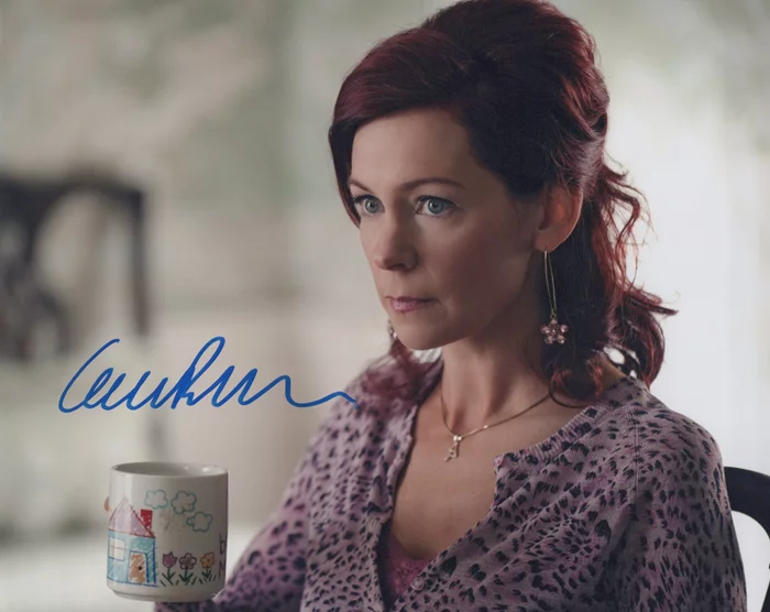 Carrie Preston autograph