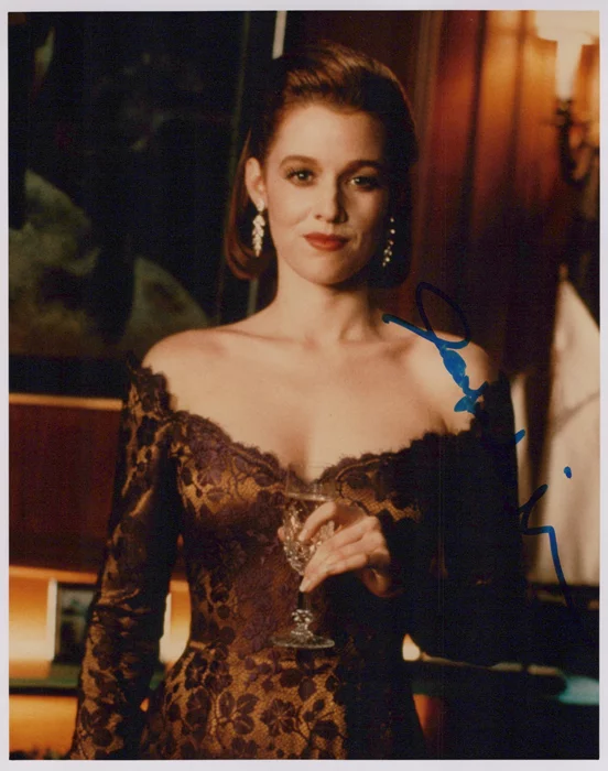 Penelope Ann Miller autograph