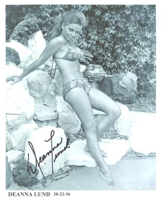 Deanna Lund autograph