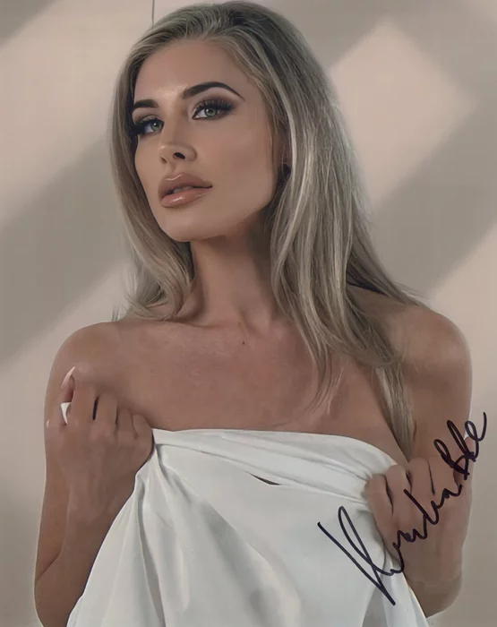 Vicktoria Blu autograph