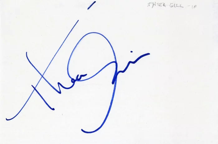 Thea Gill autograph