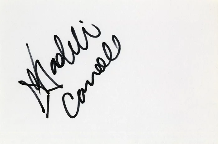 Madeline Carroll autograph