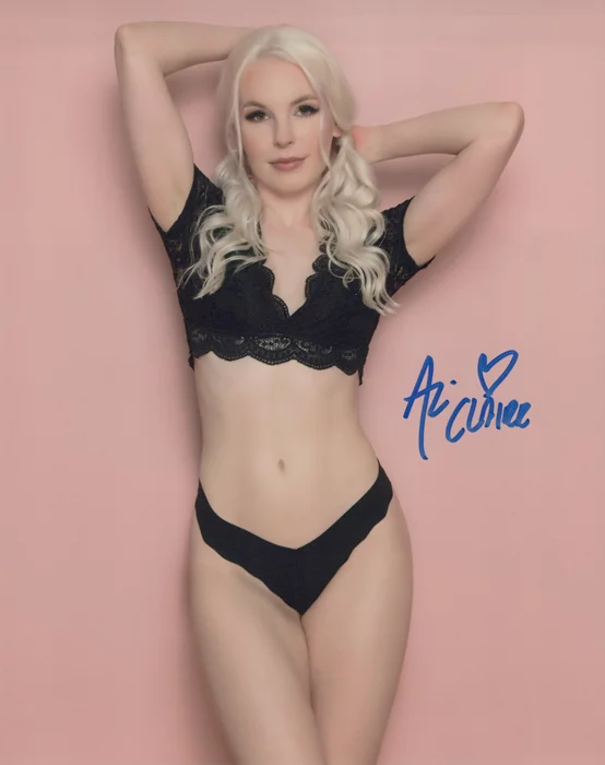 Ali Claire autograph