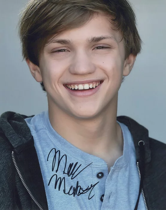 Mason McNulty autograph