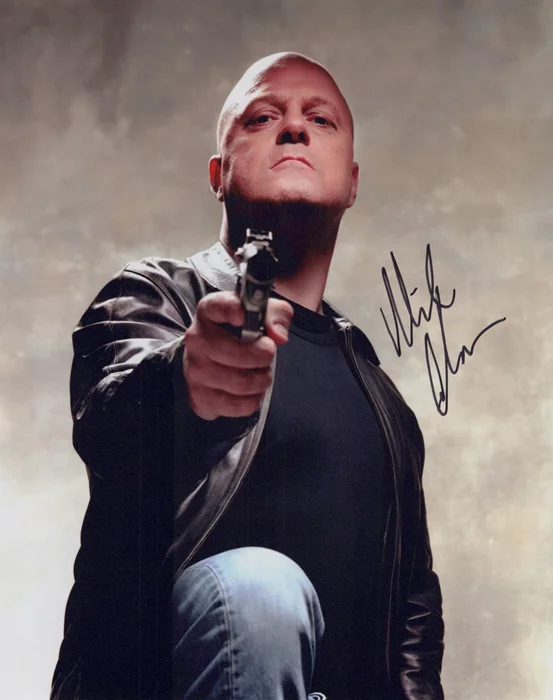 Michael Chiklis autograph