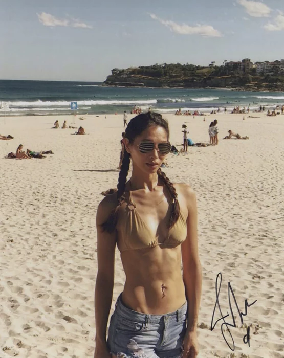 Jessica Lee autograph