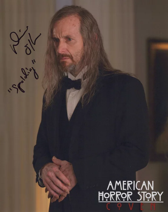 Denis O'Hare autograph