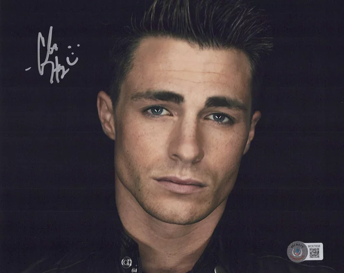Colton Haynes autograph
