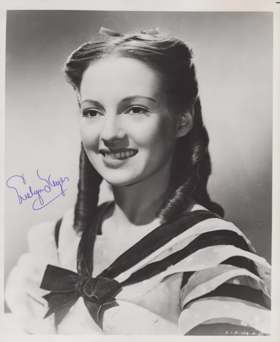 Evelyn Keyes autograph