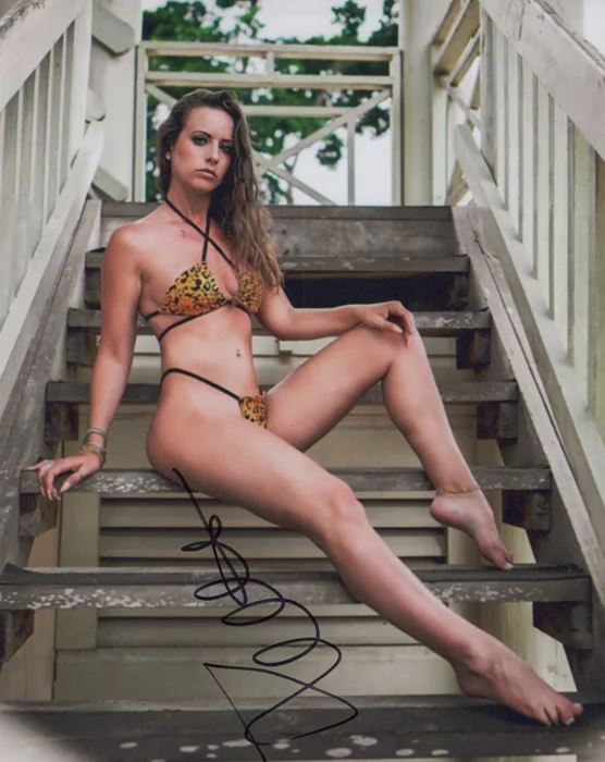 Lillie Suzanne autograph