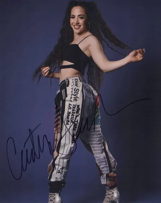 Courtney Sanderson autograph