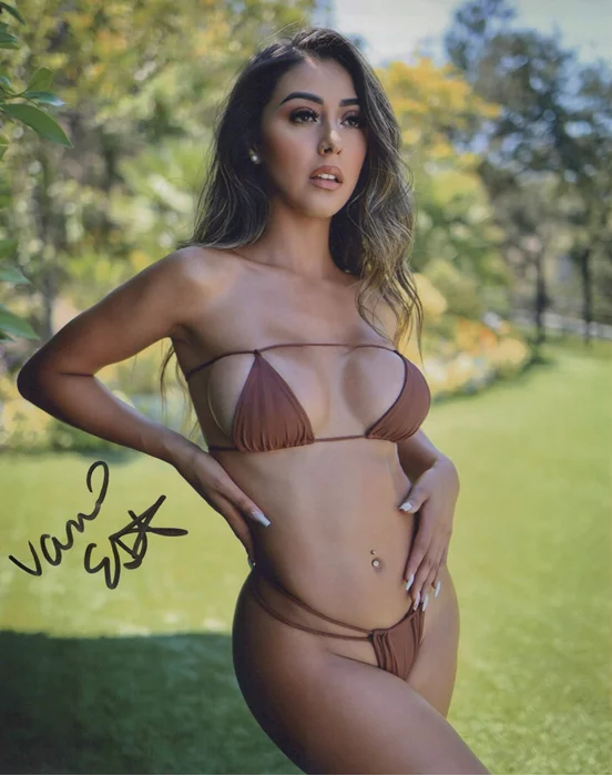Vanessa Star autograph