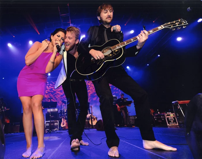 Dave Haywood autograph