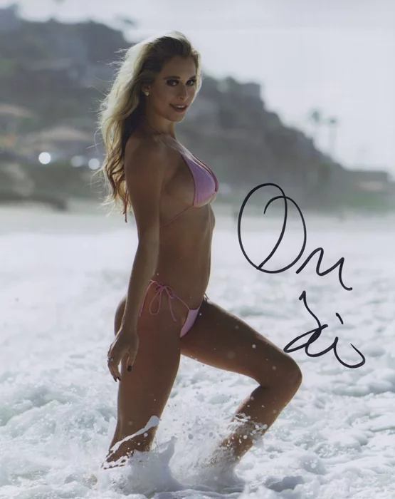 Olivia Squires autograph