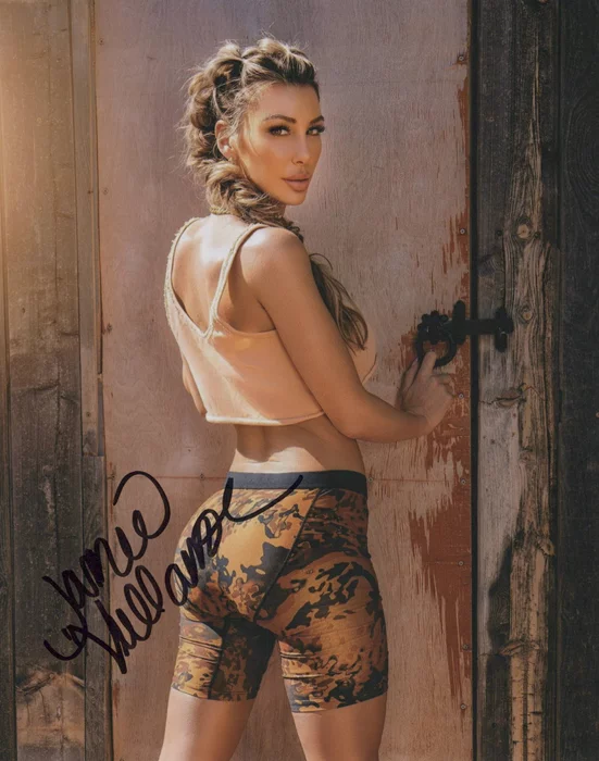 Jamie Villamor autograph